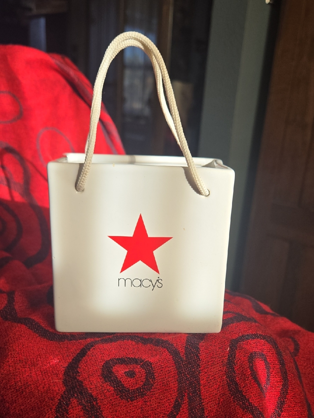 Macy's miniature Ceramic Shopping Bag, Vintage Memorabilia; Trinkets, Bud Vase